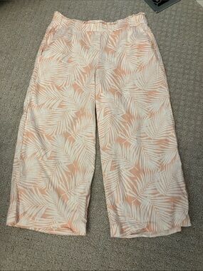 Tropical Leaf Peach Capri Pants